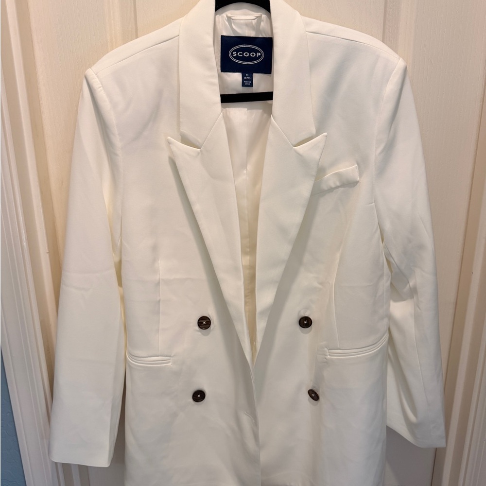 Scoop White Double-Breasted Blazer